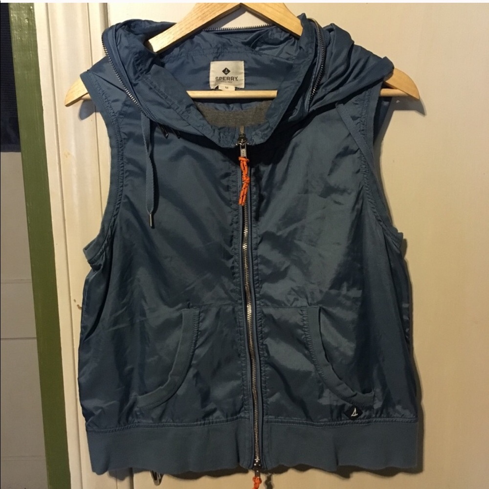 Sperry hooded vest